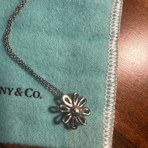 Tiffany & Co. Daisy Necklace 100% authentic, sterling silver 925